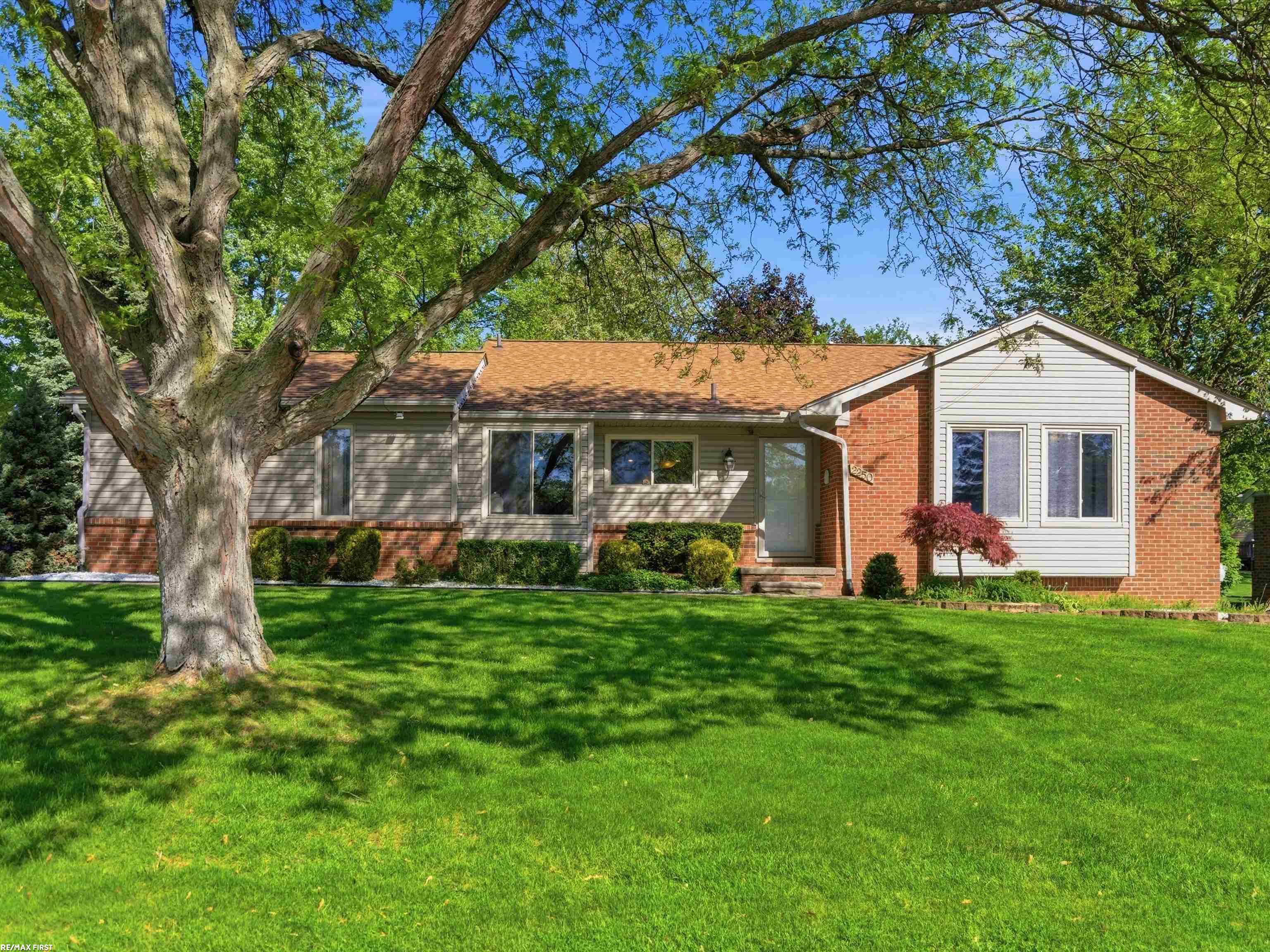 2250 Highsplint Drive Rochester Hills, MI 48307 - Photo 3 of 57 Gallery Image 3