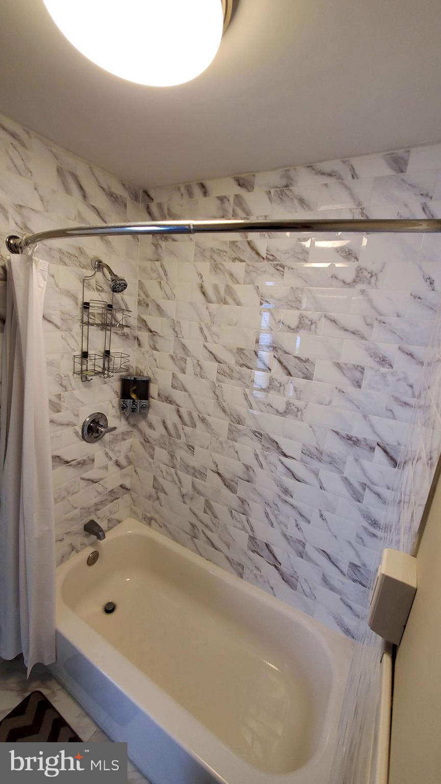 11859A Academy Road, Unit F7 Philadelphia, PA 19154 - Photo 32 of 50 Master bath