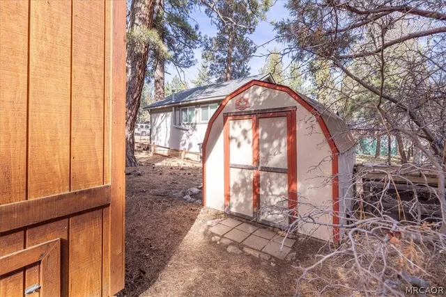 $285,000 | 417 Spruce Lane, Sugarloaf, CA 92386