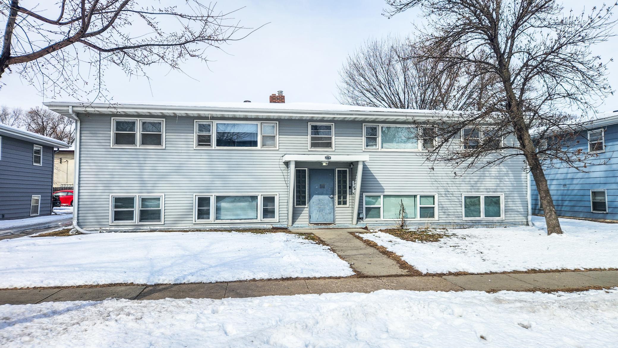 2814 8th Street North Fargo, ND 58102 - Photo 1 of 17