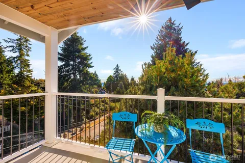 $994,900 | 4326 Southwest Mills Street, Seattle, WA 98136