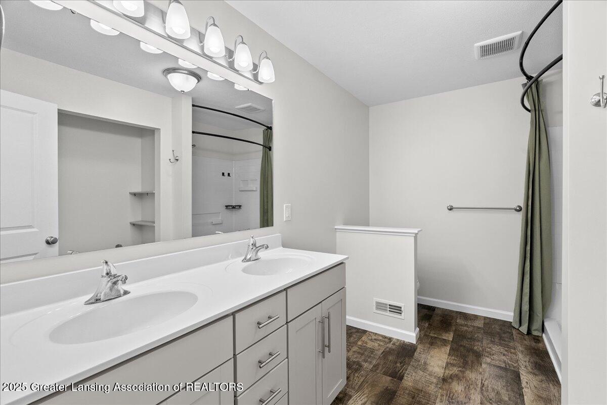944 Pennine Ridge Way Grand Ledge, MI 48837 - Photo 24 of 52 45-Media Jett - 38