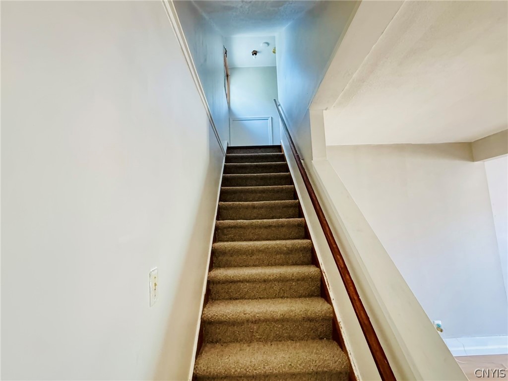 119 Merrill Street Syracuse, NY 13208 - Photo 24 of 43