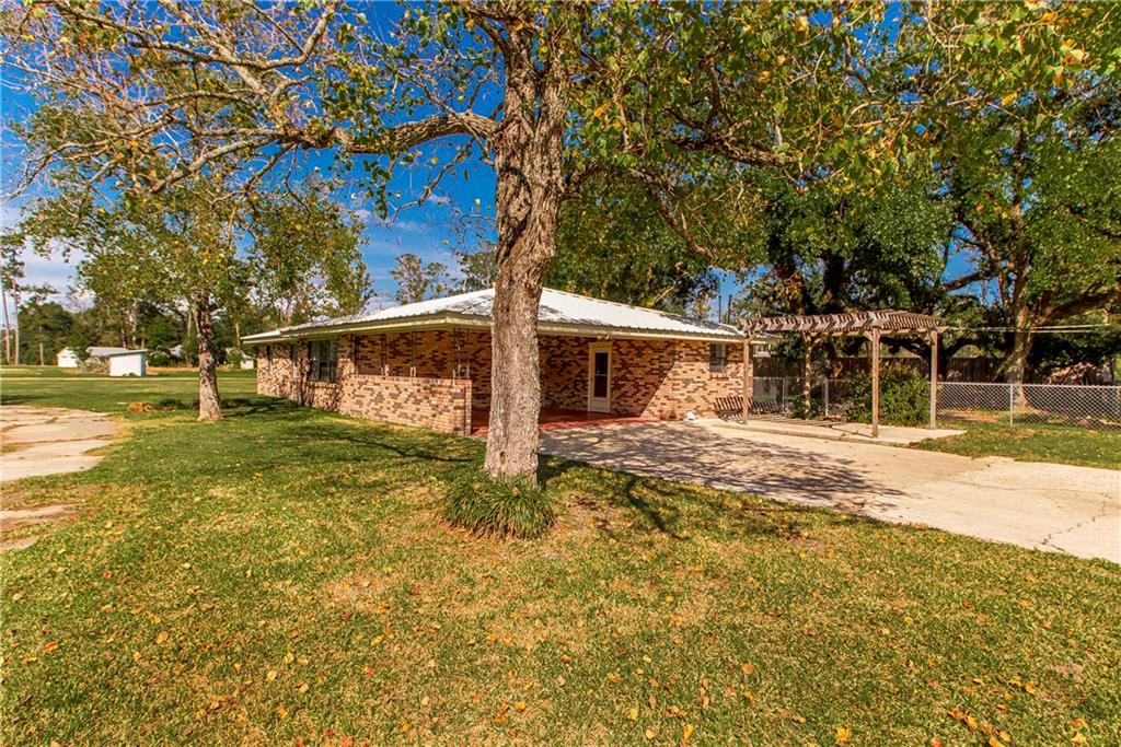 25519 Highway 43 Springfield, LA 70462 - Photo 5 of 36