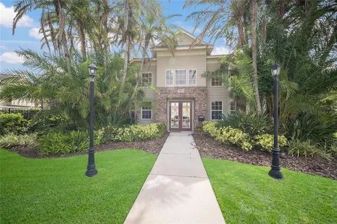 $250,000 | 7633 Plantation Circle, Unit 7633, University Park, FL 34201
