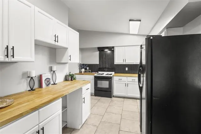 $155,000 | 410 Corral Drive, Belton, MO 64012