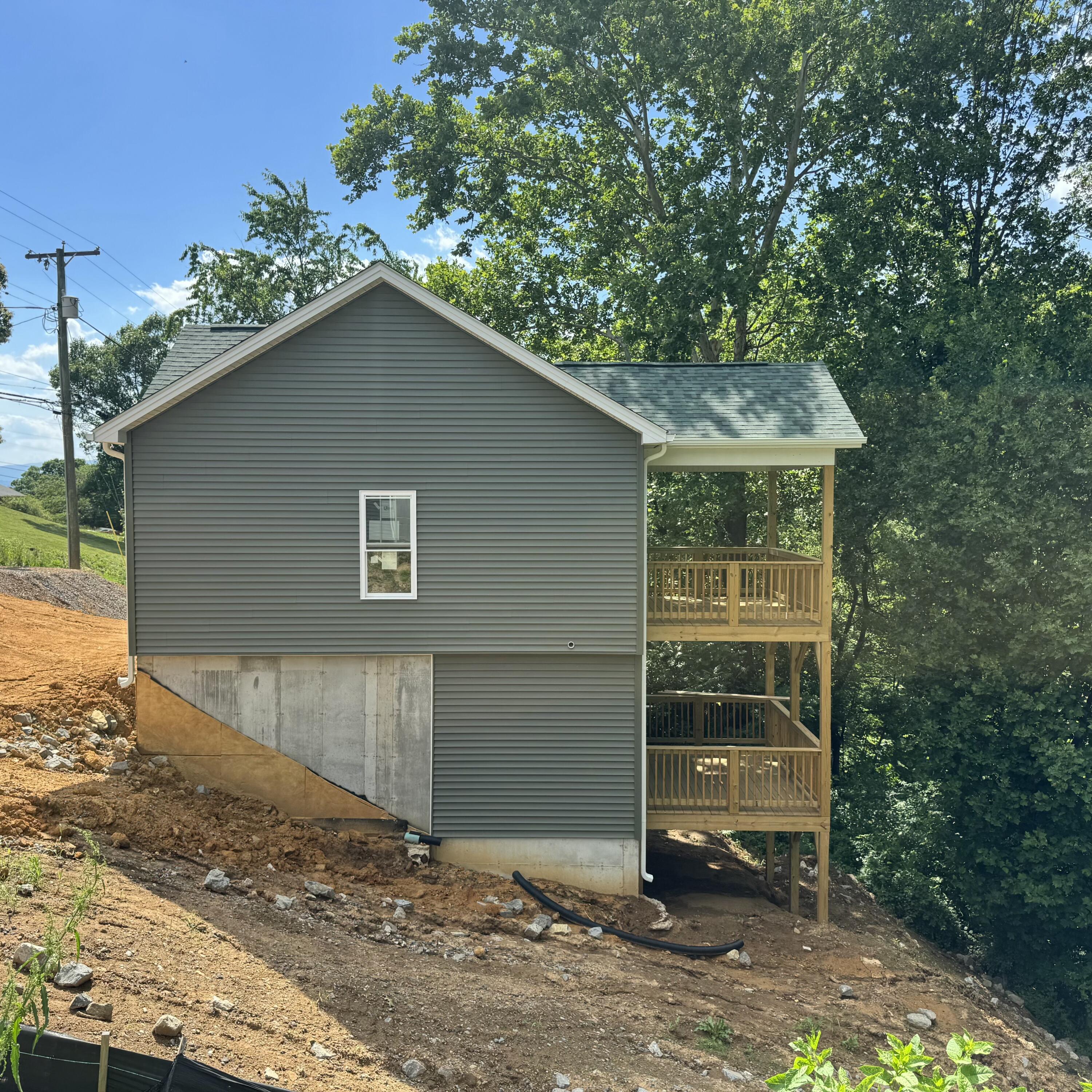 700 Ruddell Road Vinton, VA 24179 - Photo 4 of 4 IMG_3559