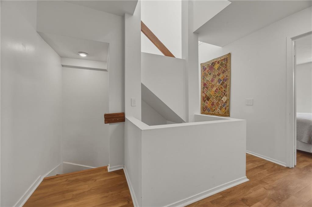 5535 Forbes Avenue, Unit E Pittsburgh, PA 15217 - Photo 24 of 50 a view of hallway with window