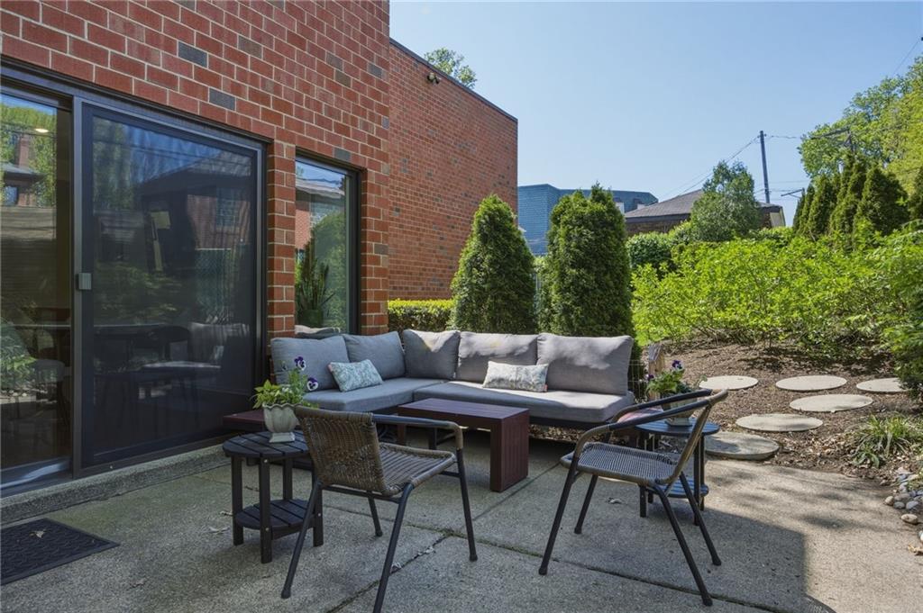 5535 Forbes Avenue, Unit E Pittsburgh, PA 15217 - Photo 42 of 50 a view of an outdoor seating area