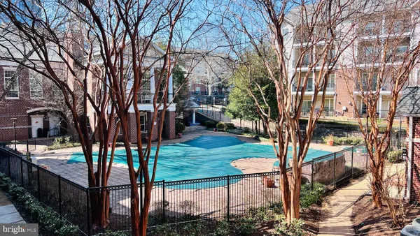 $387,990 | 1600 Spring Gate Dr., Unit 2206, McLean, VA 22102