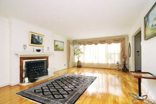 2960 West Gregory Street Chicago, IL 60625 - Photo 3 of 25