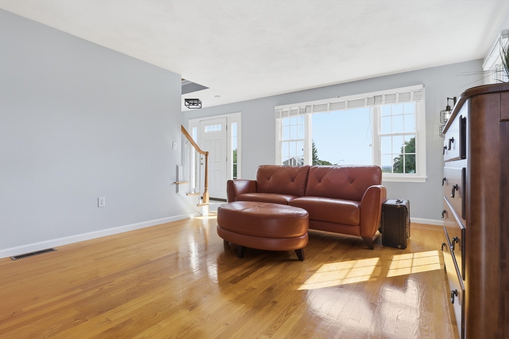 44 Raffaele Drive Waltham, MA 02452 - Photo 11 of 30 Gallery Image 11