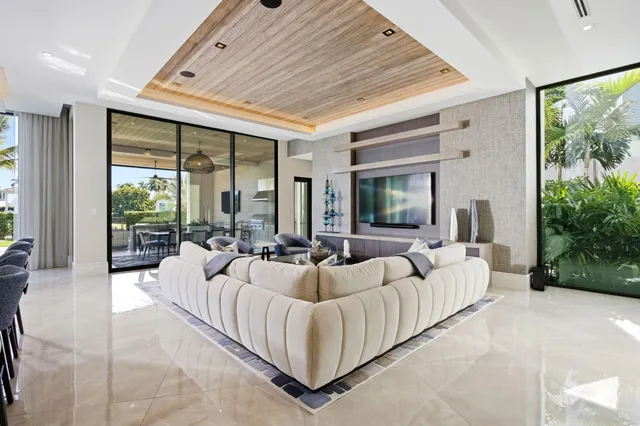 $15,950,000 | 7202 Ayrshire Lane, Boca Raton, FL 33496