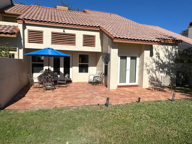 $550,000 | 23335 Water Circle, Boca Raton, FL 33486