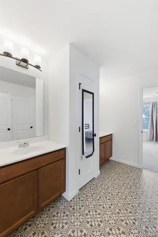 $864,000 | 8032 Cotswald Trail, Cottleville, MO 63304