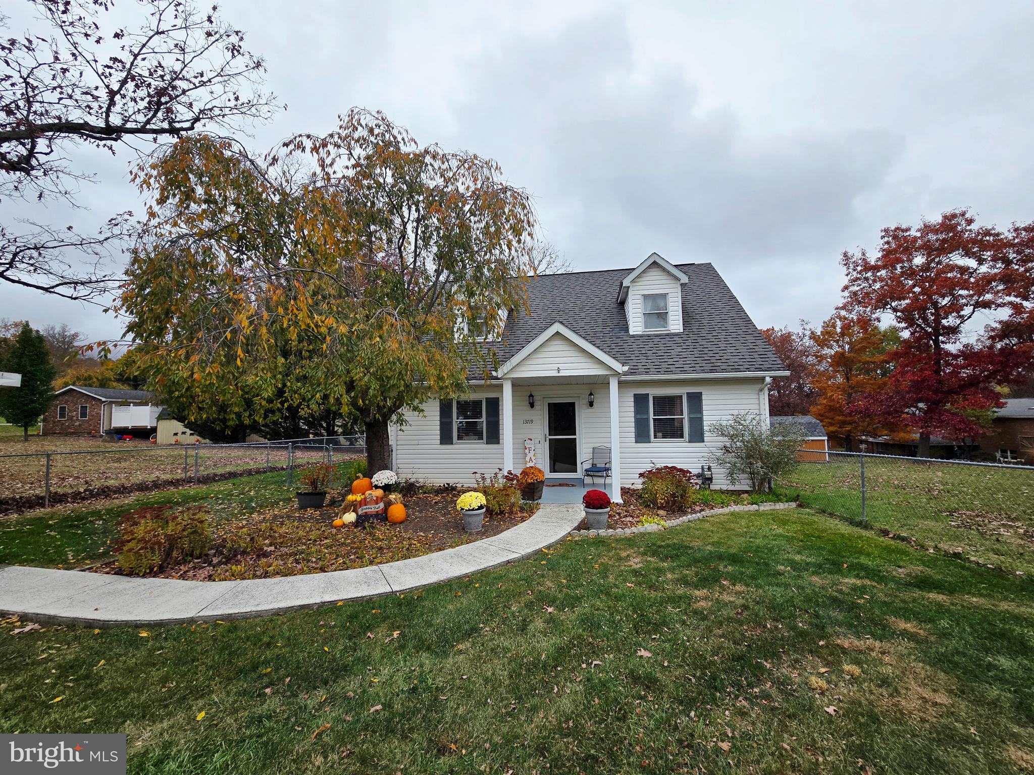 13719 Brant Road Southwest Cresaptown, MD 21502 - Photo 33 of 33 a front view of a house with garden