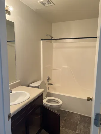 $1,100 | 551 Syracuse Drive, Unit B, Clarksville, TN 37042