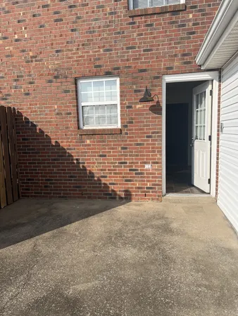 $1,100 | 551 Syracuse Drive, Unit B, Clarksville, TN 37042