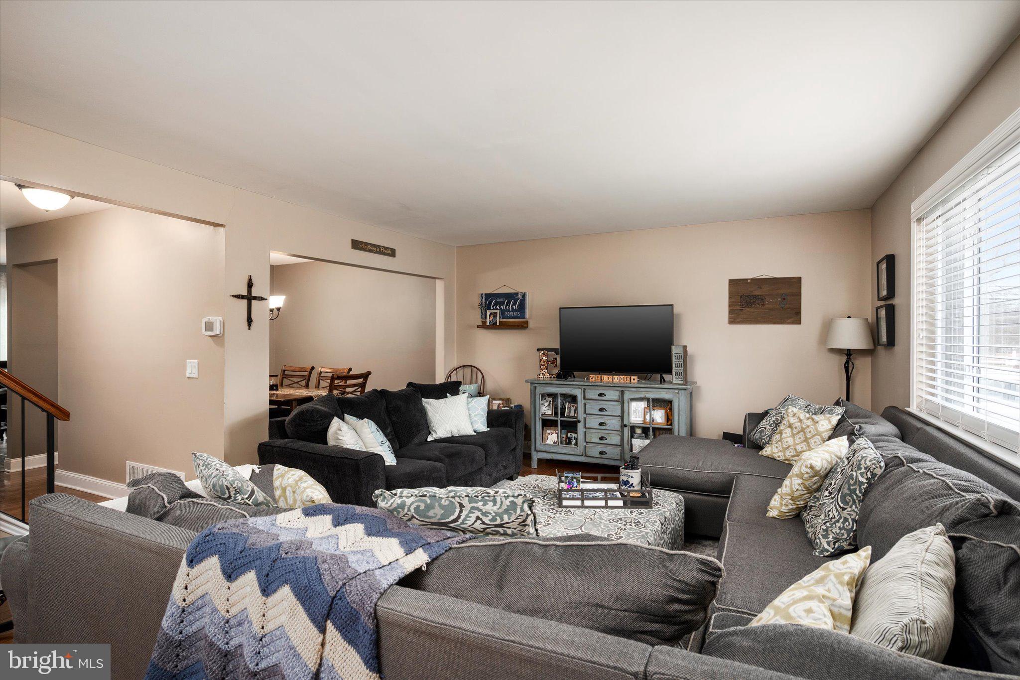 5 Coventry Square Ewing, NJ 08628 - Photo 2 of 30