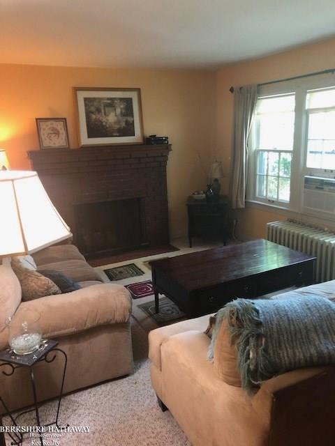 908 Fairview Avenue Rochester, MI 48307 - Photo 2 of 35 31386327-1.JPG