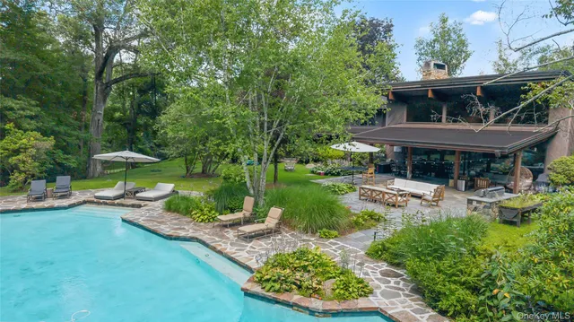 $3,690,000 | 37 Sarles Street, Armonk, NY 10504