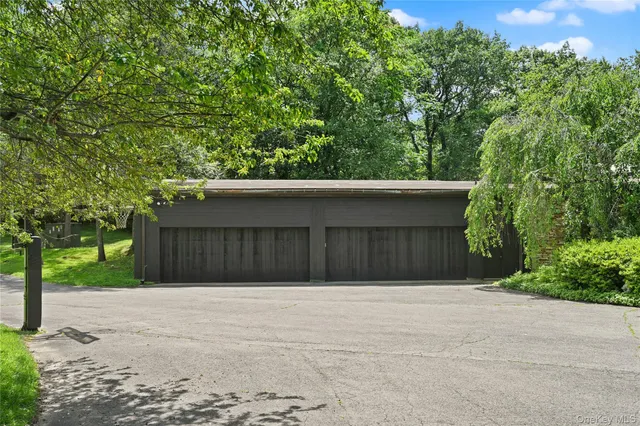 $3,690,000 | 37 Sarles Street, Armonk, NY 10504