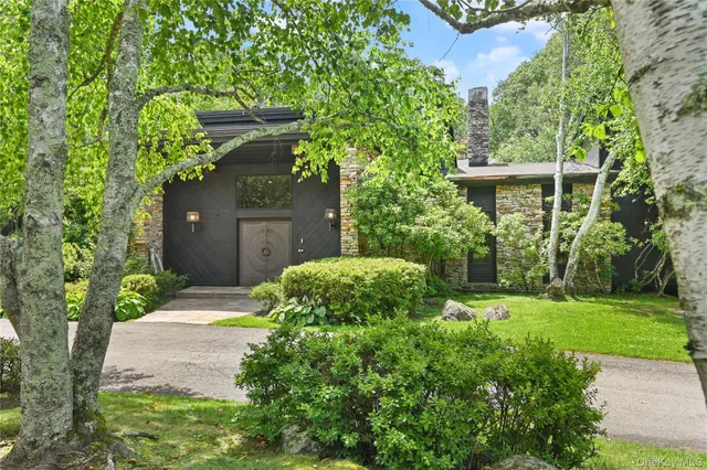 $3,690,000 | 37 Sarles Street, Armonk, NY 10504