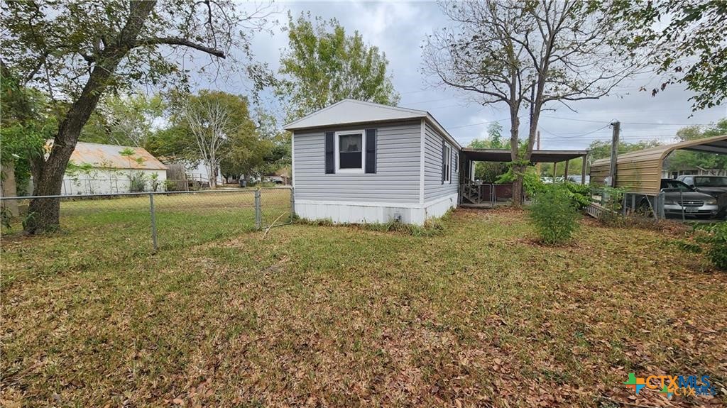 2105 East North Street Victoria, TX 77901 - Photo 3 of 25