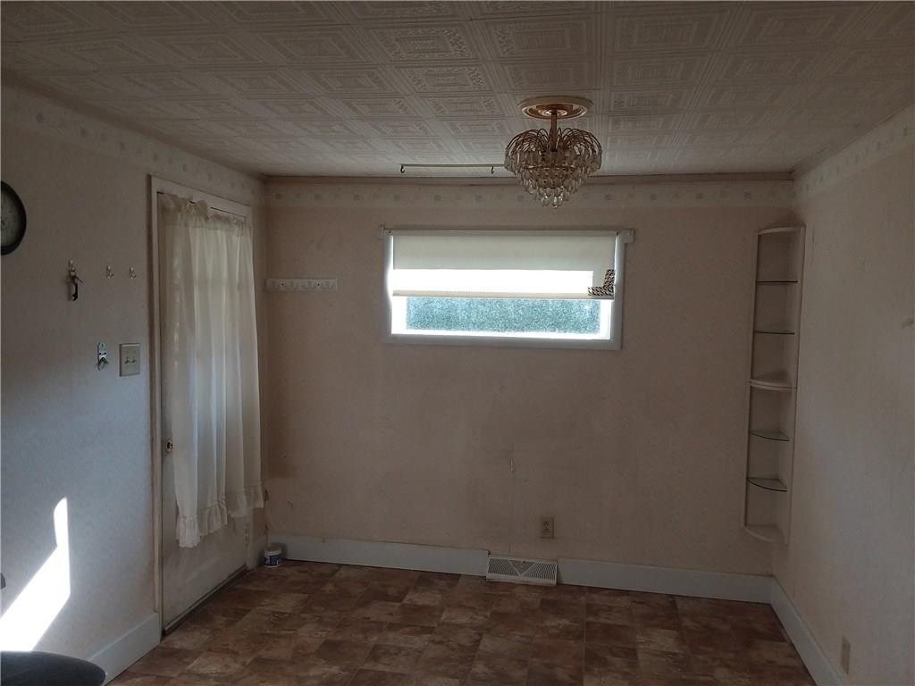 47 Locust Street Ellsworth, PA 15331 - Photo 4 of 15 Gallery Image 4