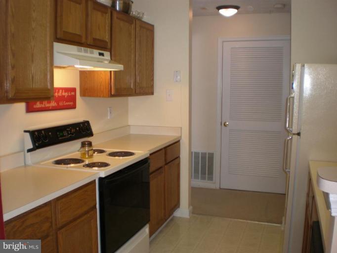 4848 Shellbark Road, Unit 4848 Owings Mills, MD 21117 - Photo 11 of 25 Kitchen