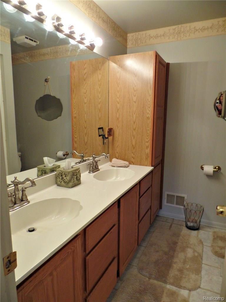 147 North Hayes Road Lapeer, MI 48446 - Photo 35 of 56 SAM_6691.JPG