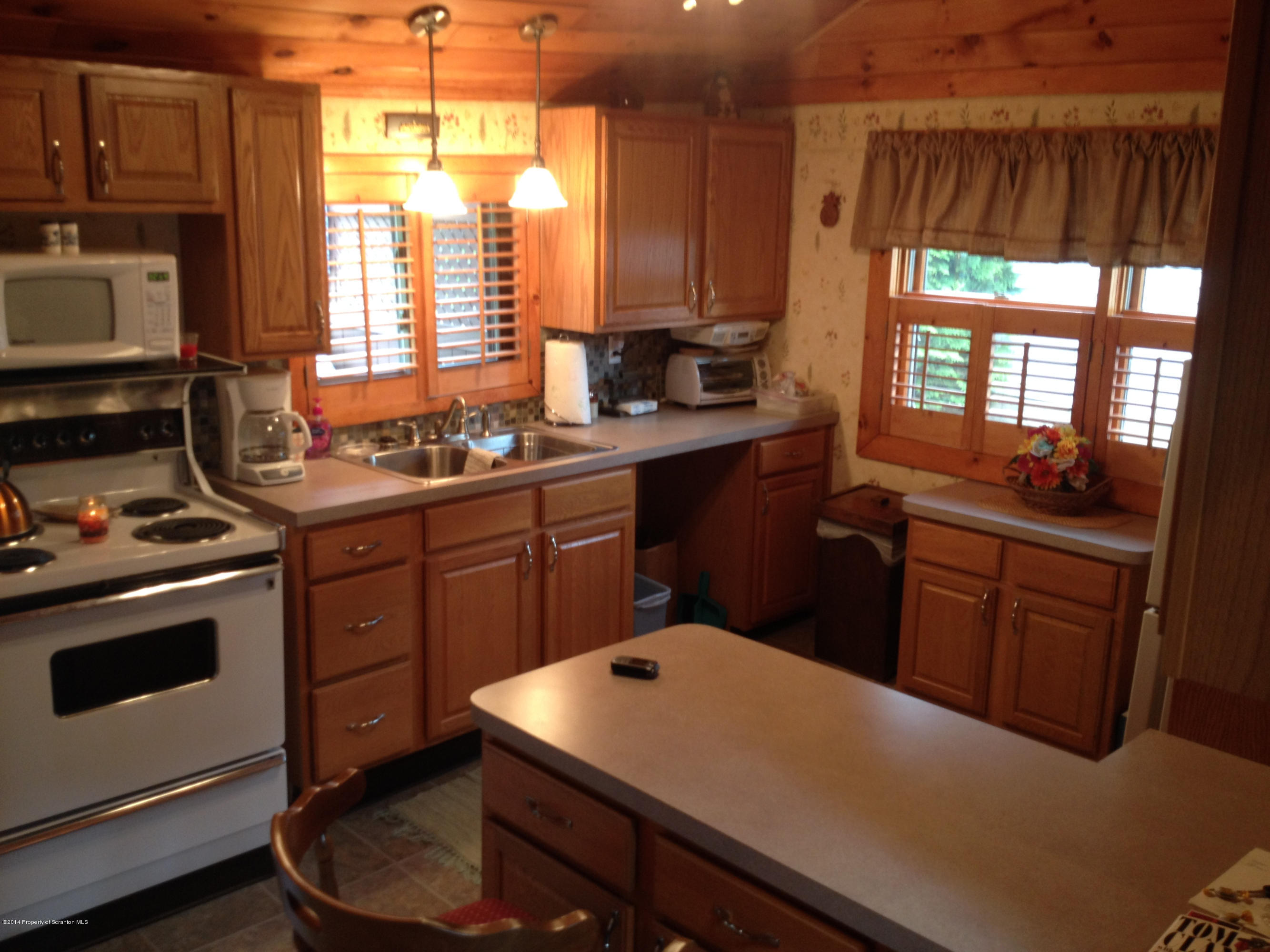 193 Lake Road Nicholson, PA 18446 - Photo 4 of 19 Gallery Image 4