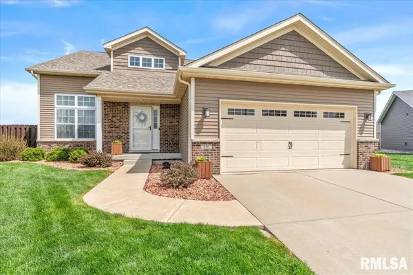 $399,900 | 801 Kellan Drive, Chatham, IL 62629
