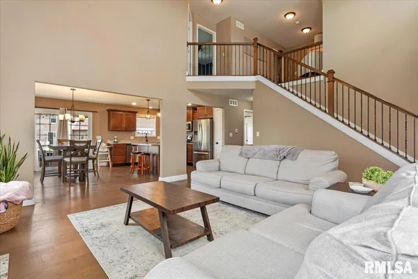 $399,900 | 801 Kellan Drive, Chatham, IL 62629