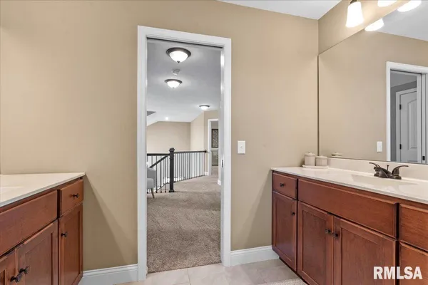 $399,900 | 801 Kellan Drive, Chatham, IL 62629