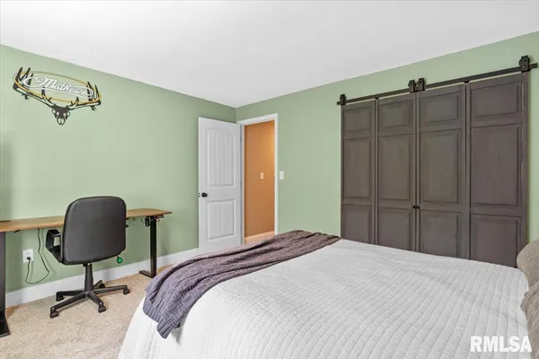 $399,900 | 801 Kellan Drive, Chatham, IL 62629