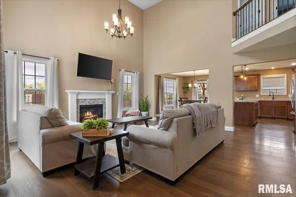 $399,900 | 801 Kellan Drive, Chatham, IL 62629