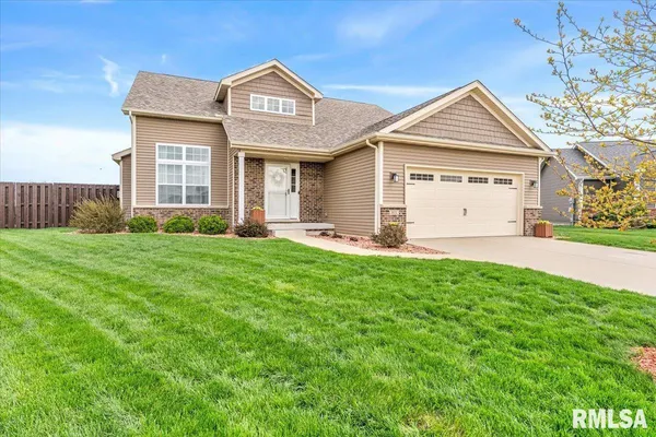 $399,900 | 801 Kellan Drive, Chatham, IL 62629