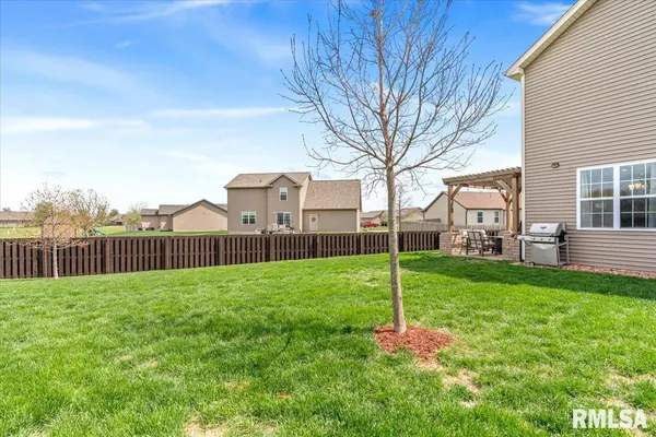 $399,900 | 801 Kellan Drive, Chatham, IL 62629