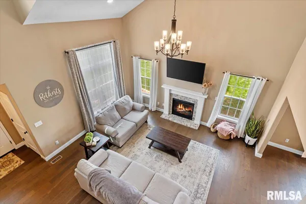 $399,900 | 801 Kellan Drive, Chatham, IL 62629