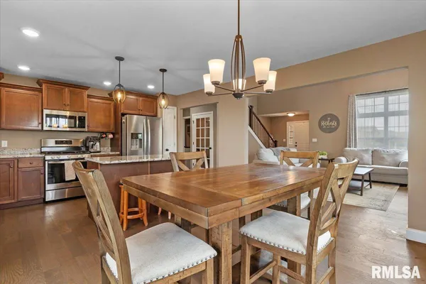 $399,900 | 801 Kellan Drive, Chatham, IL 62629