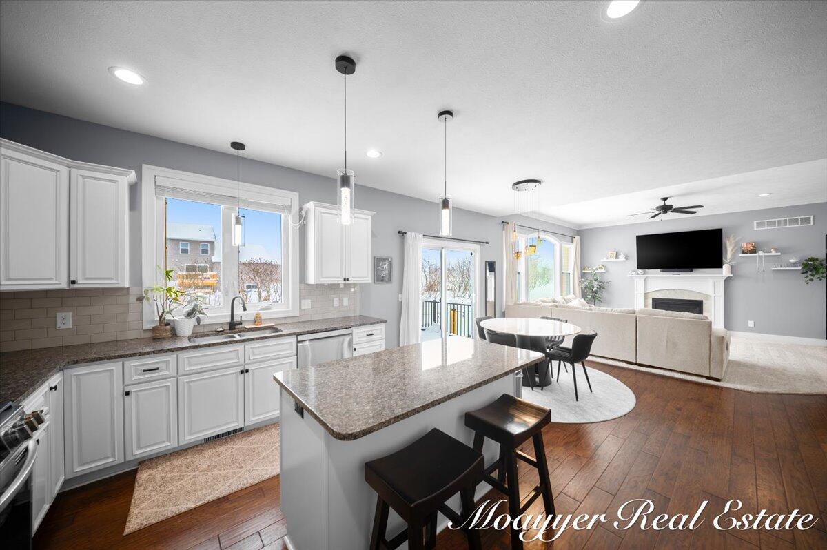 1791 68th Street Southwest Byron Center, MI 49315 - Photo 10 of 52 11-DSC_9093