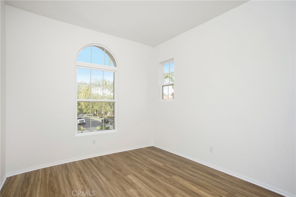 10 Bel Spring Irvine, CA 92602 - Photo 27 of 35 an empty room with windows