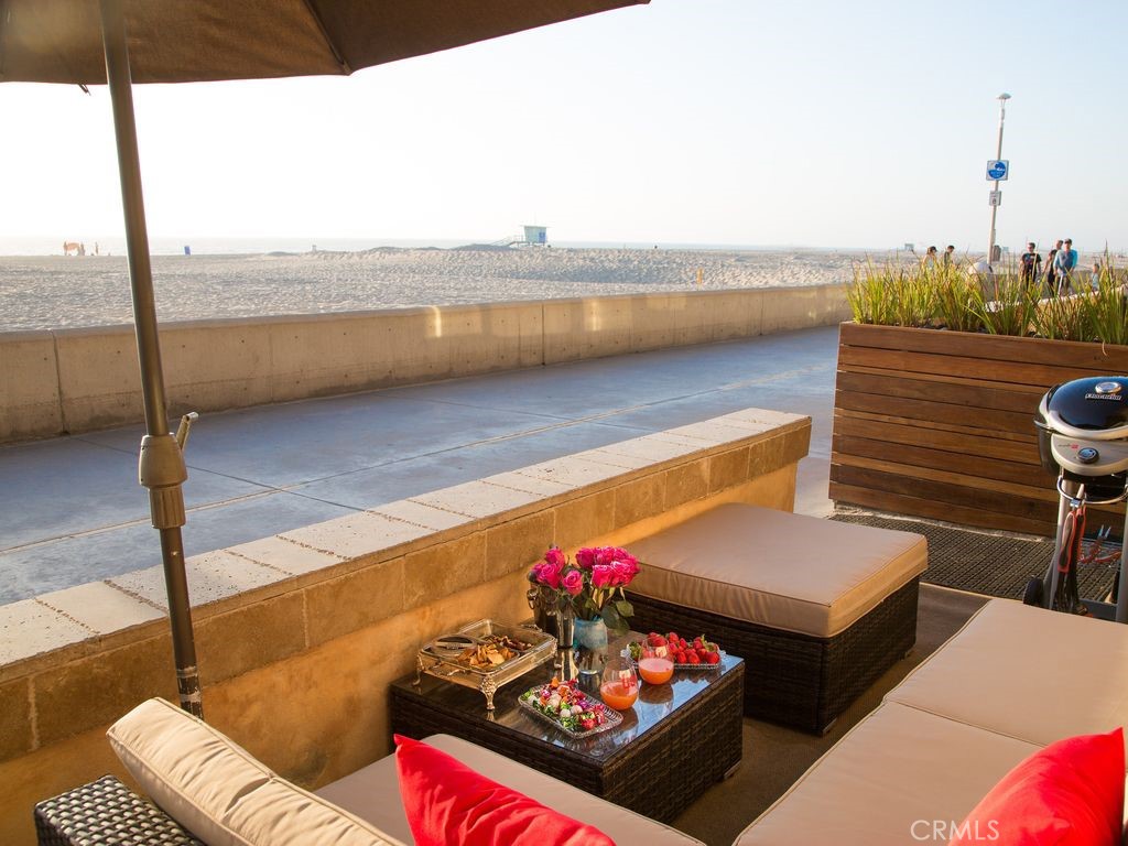 a view of a outdoor space with seating area