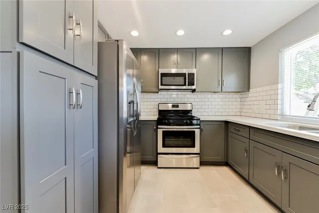 $2,040 | 3542 Bronco Road, Las Vegas, NV 89103