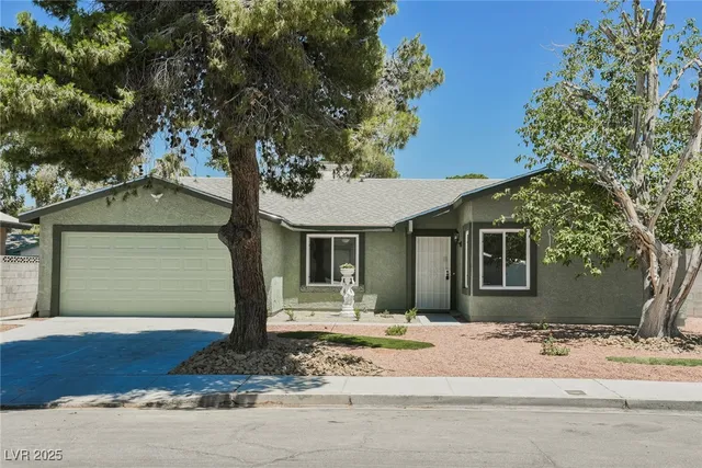 $2,040 | 3542 Bronco Road, Las Vegas, NV 89103