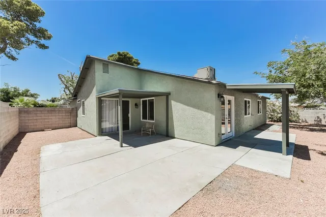$2,040 | 3542 Bronco Road, Las Vegas, NV 89103