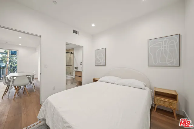 $5,312 | 13692 Erwin Street, Van Nuys, CA 91401