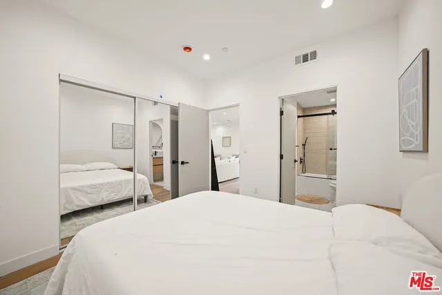 $5,312 | 13692 Erwin Street, Van Nuys, CA 91401