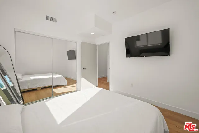 $5,312 | 13692 Erwin Street, Van Nuys, CA 91401